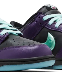 Alternative view of Nike Dunk Low LTD Wizard