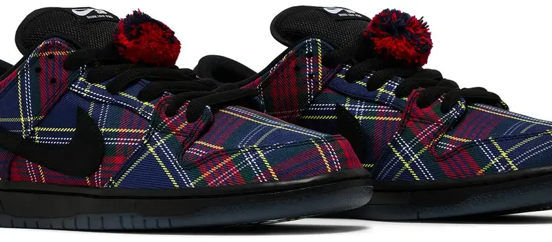 Alternative view of Nardwuar x Nike Dunk Low SB Tam O' Shanter Hat