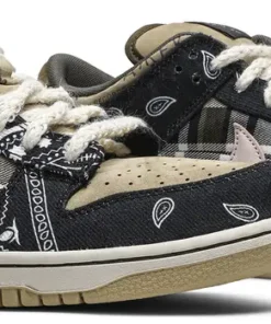 Alternative view of Travis Scott x Nike Dunk Low Premium QS SB Cactus Jack