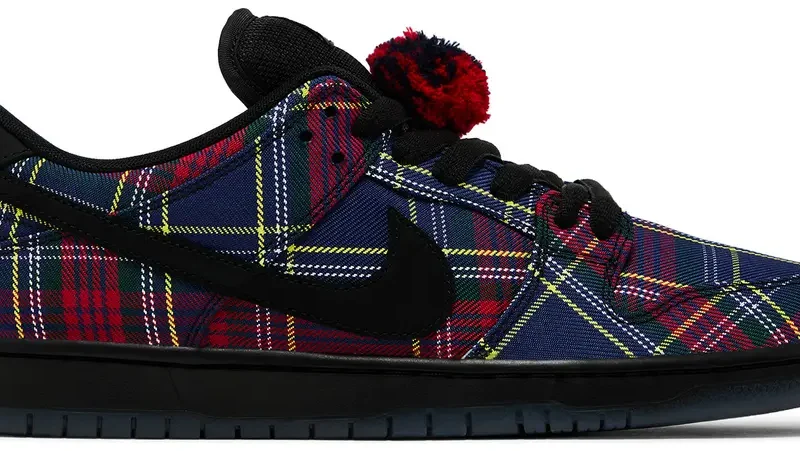Nardwuar x Nike Dunk Low SB Tam O' Shanter Hat