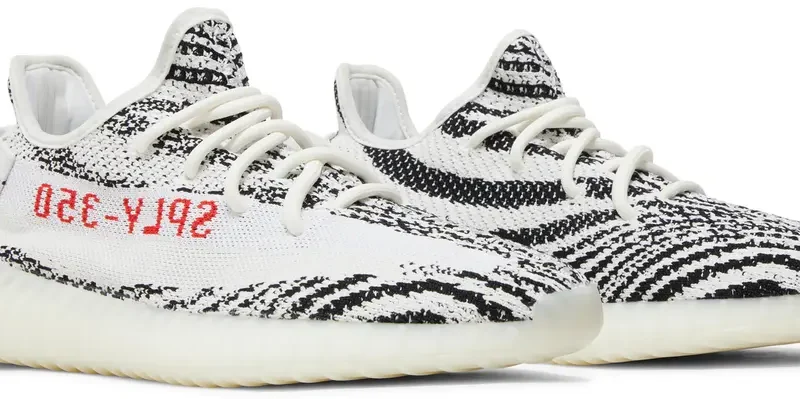 Alternative view of Adidas Yeezy Boost 350 V2 'Zebra'