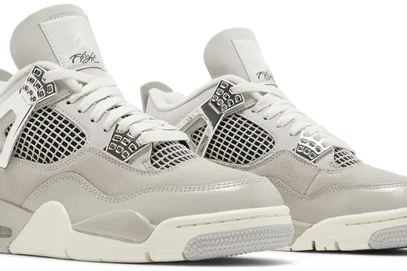 Alternative view of Air Jordan 4 Retro Frozen Moments