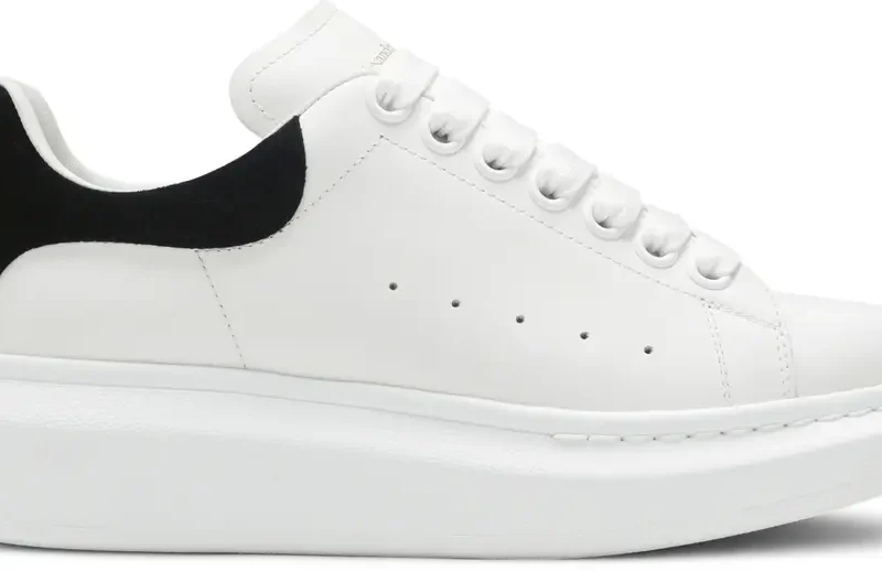 Alexander McQueen Oversized Sneaker 'Camoscio White Black'
