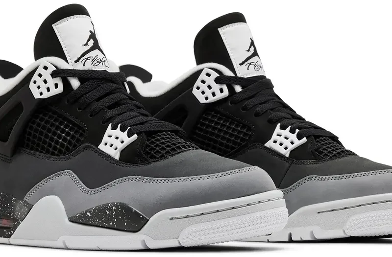 Alternative view of Air Jordan 4 Retro Fear