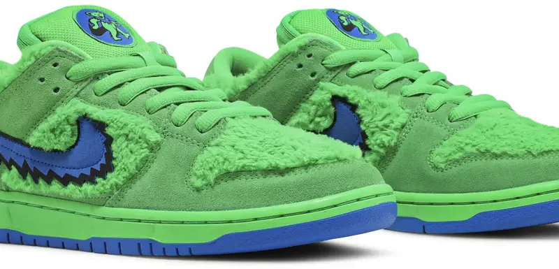 Alternative view of Grateful Dead x Nike Dunk Low SB Green Bear