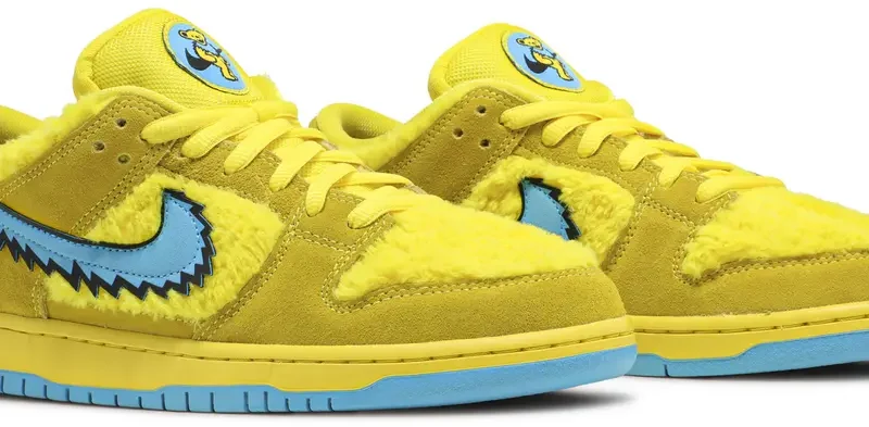 Alternative view of Grateful Dead x Nike Dunk Low SB Yellow Bear