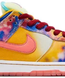 Nike Futura Laboratories x Dunk Low SB Sunblush