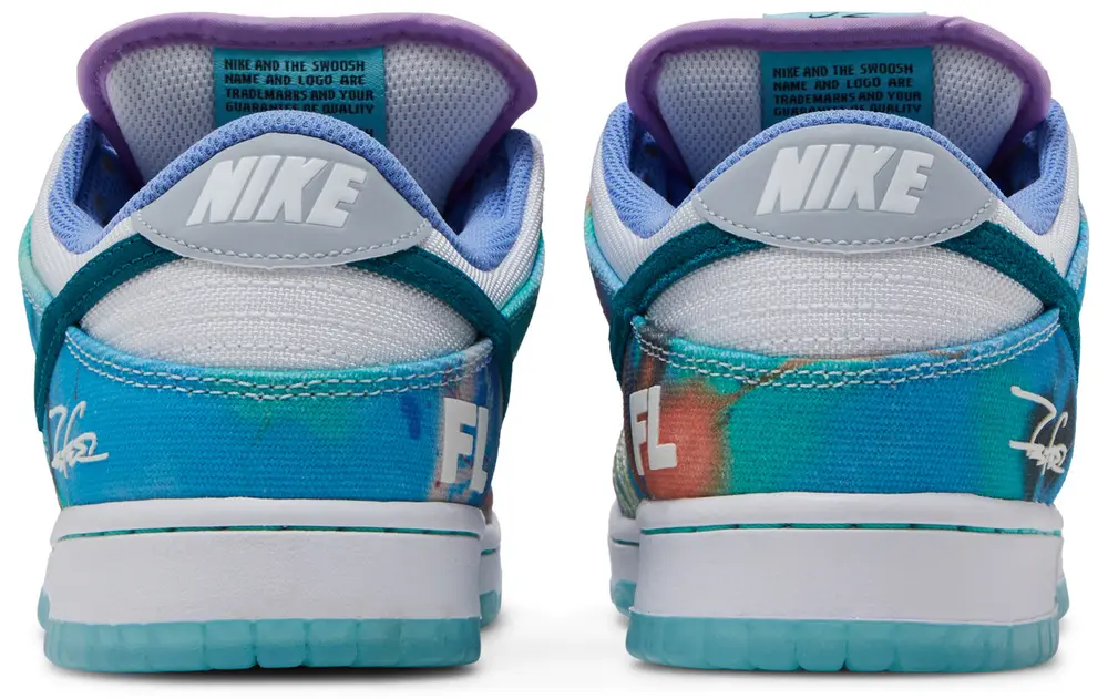 Futura Laboratories x Nike Dunk Low SB Bleached Aqua - immagine 4