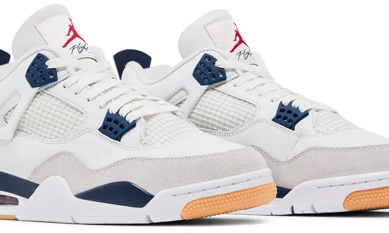 Alternative view of Air Jordan 4 Retro x Nike SB SP Navy